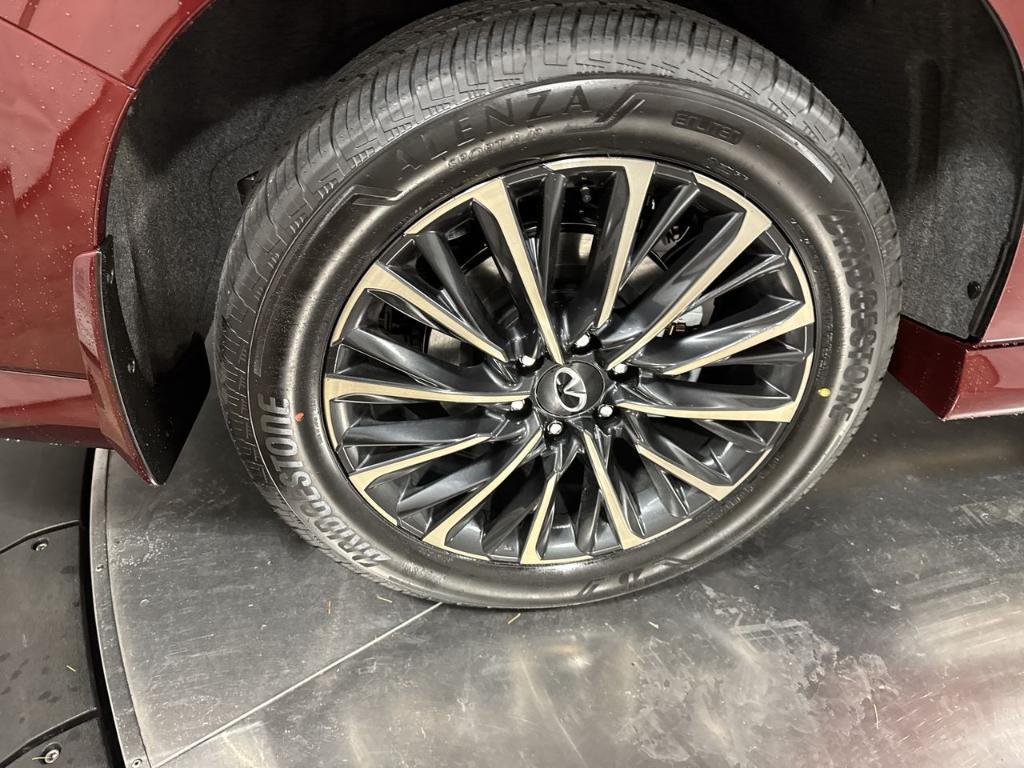 new 2026 INFINITI QX80 car, priced at $103,300