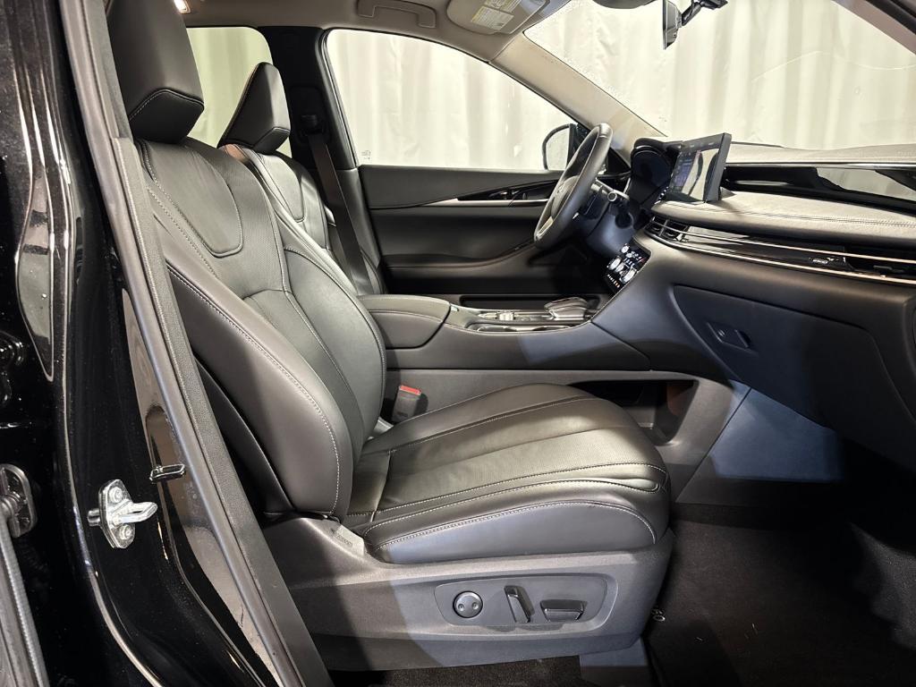 used 2025 INFINITI QX60 car, priced at $41,234