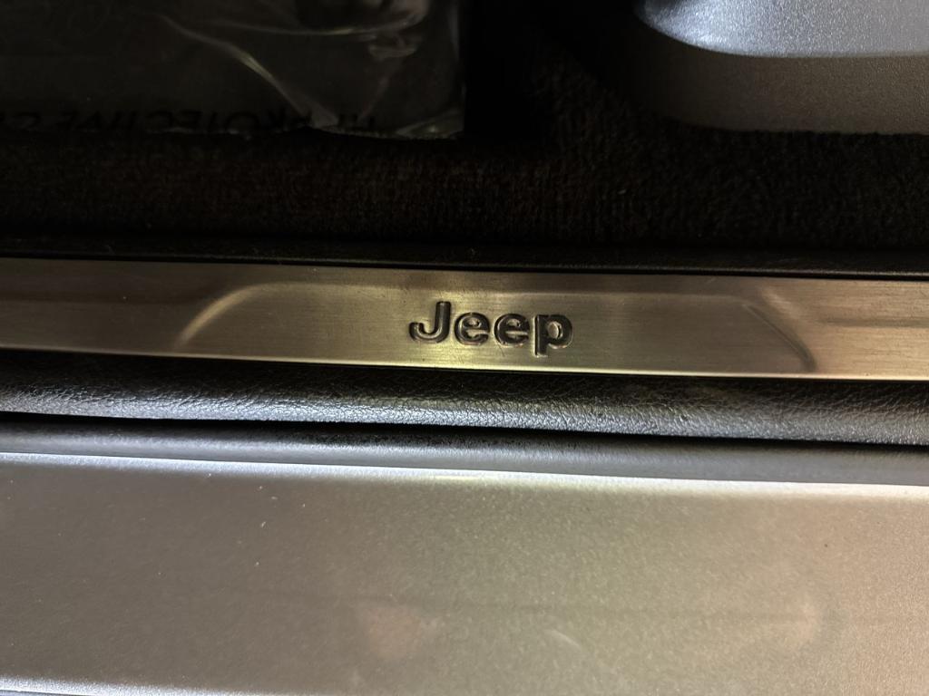 used 2017 Jeep Grand Cherokee car, priced at $14,951