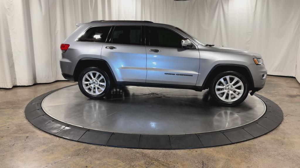 used 2017 Jeep Grand Cherokee car, priced at $14,951
