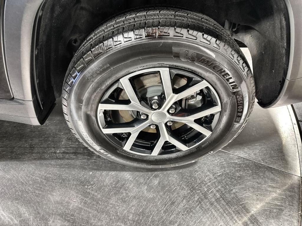 used 2024 Jeep Grand Cherokee L car, priced at $31,365