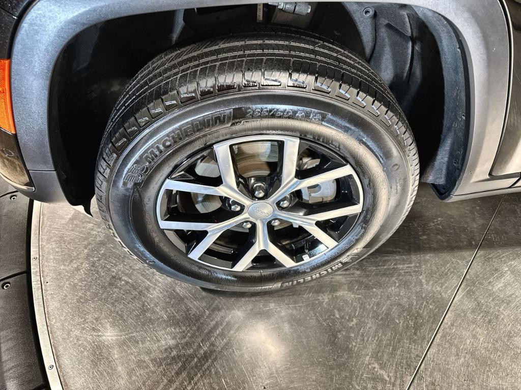 used 2024 Jeep Grand Cherokee L car, priced at $31,365