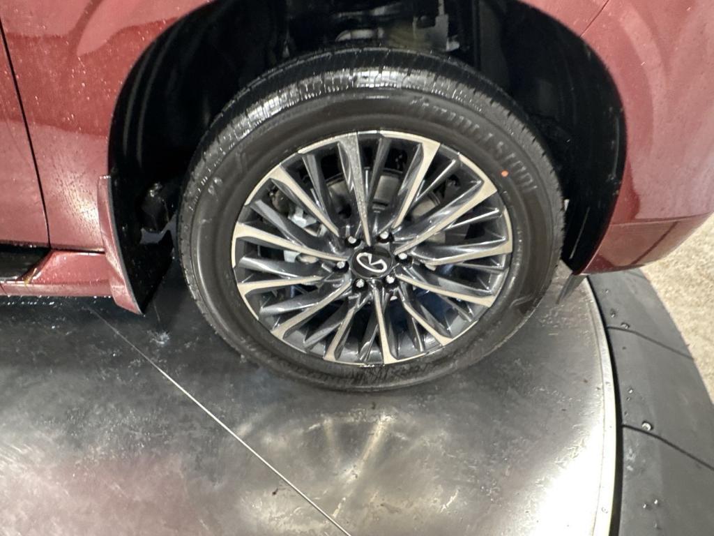 new 2026 INFINITI QX80 car, priced at $103,899