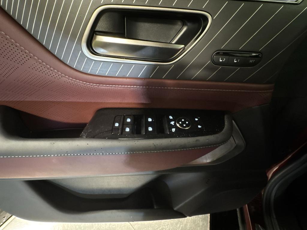 new 2026 INFINITI QX80 car, priced at $103,899