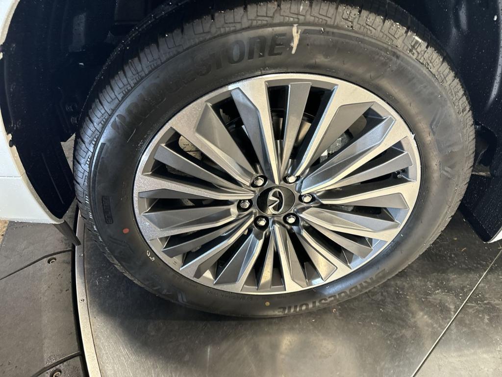 new 2025 INFINITI QX80 car, priced at $85,255