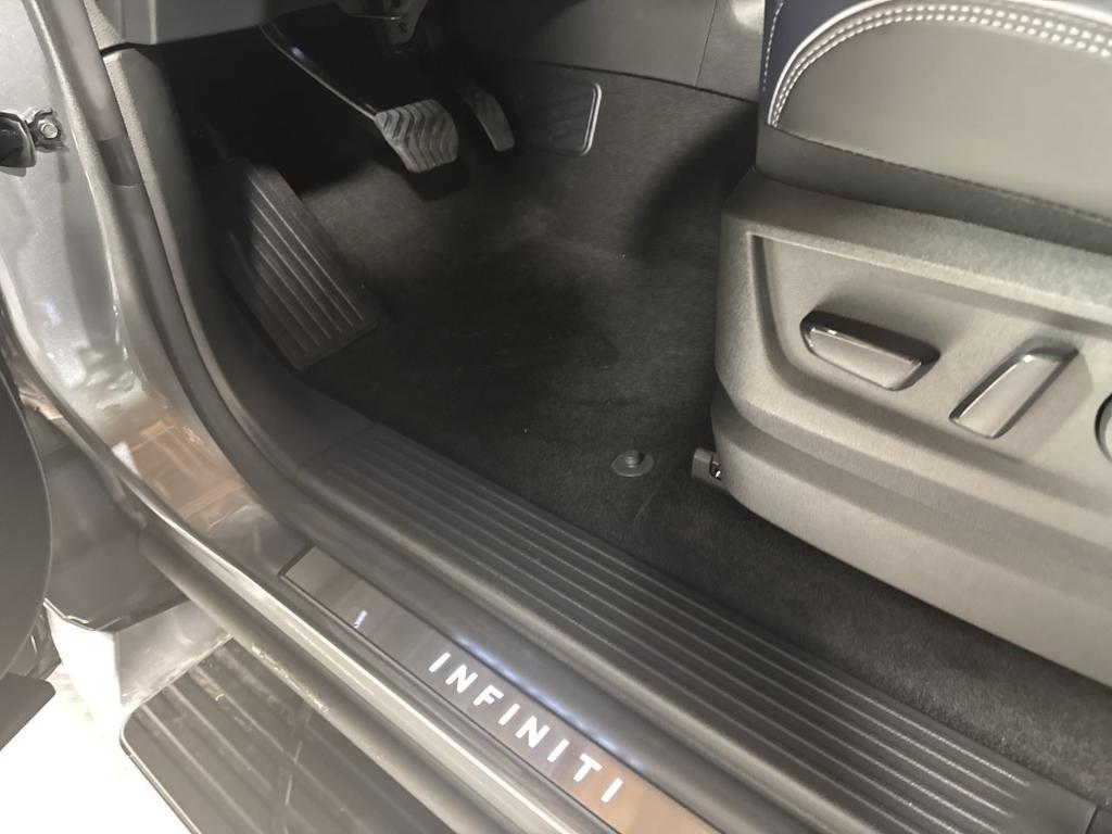 new 2026 INFINITI QX80 car, priced at $93,372