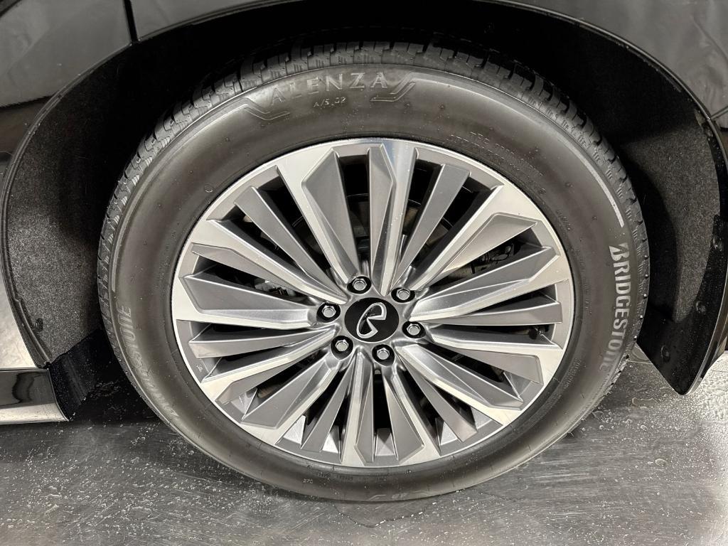 used 2025 INFINITI QX80 car, priced at $75,092