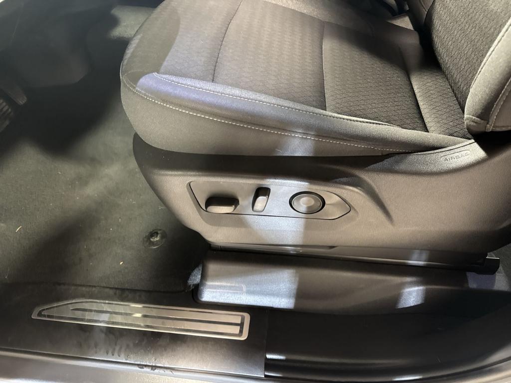 used 2024 Chevrolet Silverado 1500 car, priced at $39,217