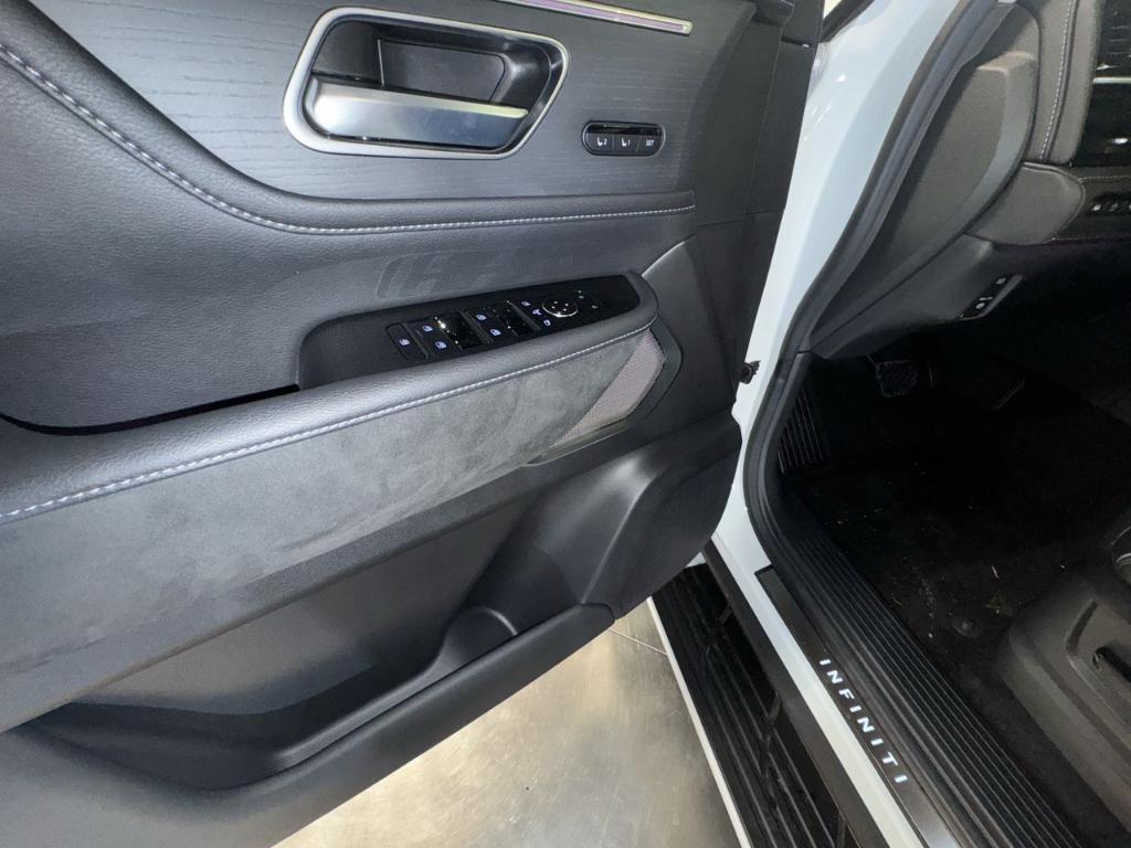 new 2025 INFINITI QX80 car, priced at $85,255