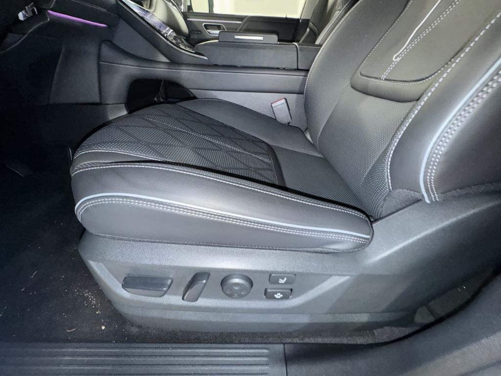 new 2025 INFINITI QX80 car, priced at $85,255