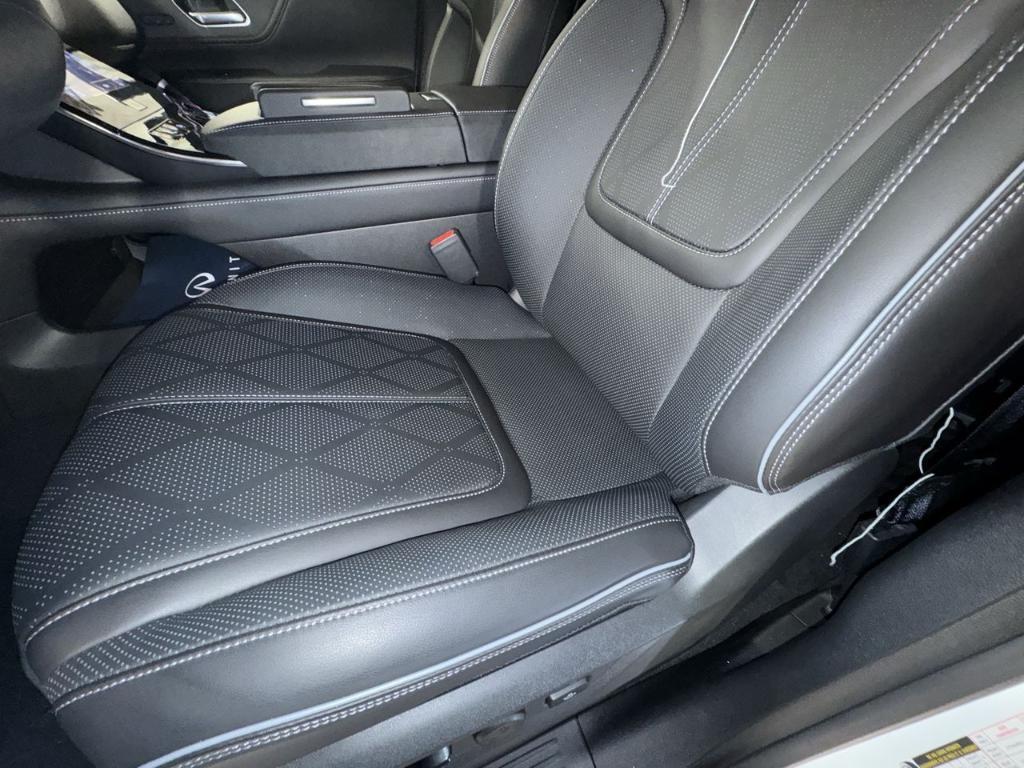 new 2025 INFINITI QX80 car, priced at $85,255