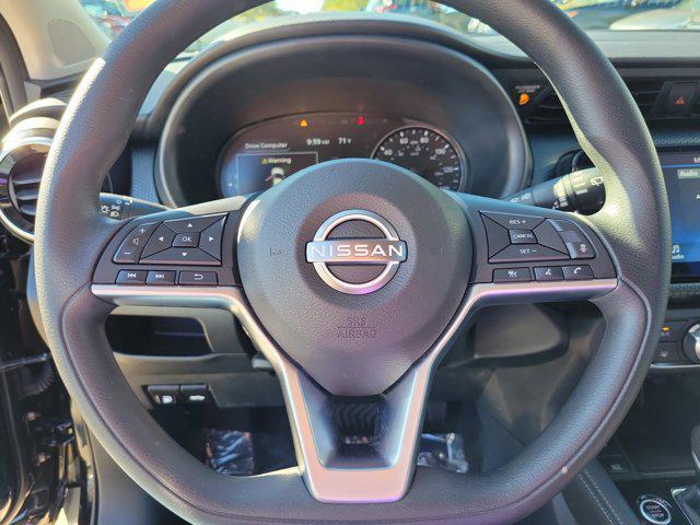2023 Super Black Nissan Kicks
