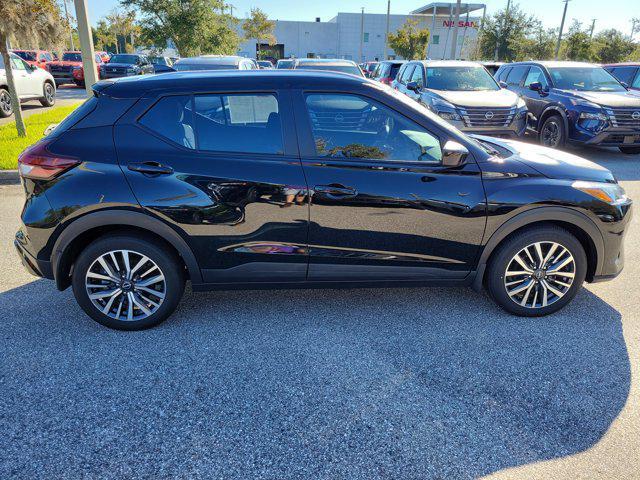 2023 Super Black Nissan Kicks