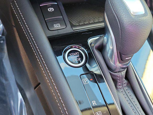 2023 Super Black Nissan Kicks