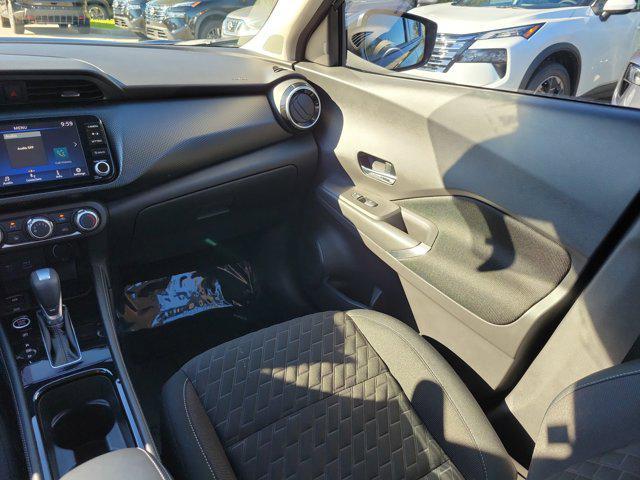 2023 Super Black Nissan Kicks