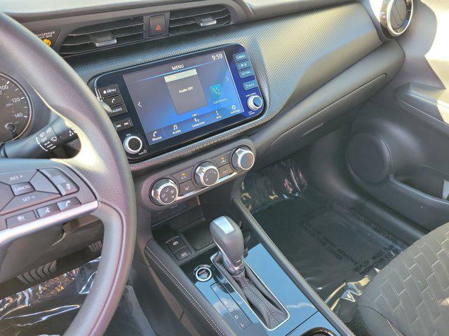 2023 Super Black Nissan Kicks