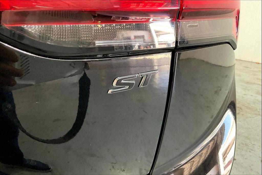 used 2023 Buick Envision car, priced at $23,695