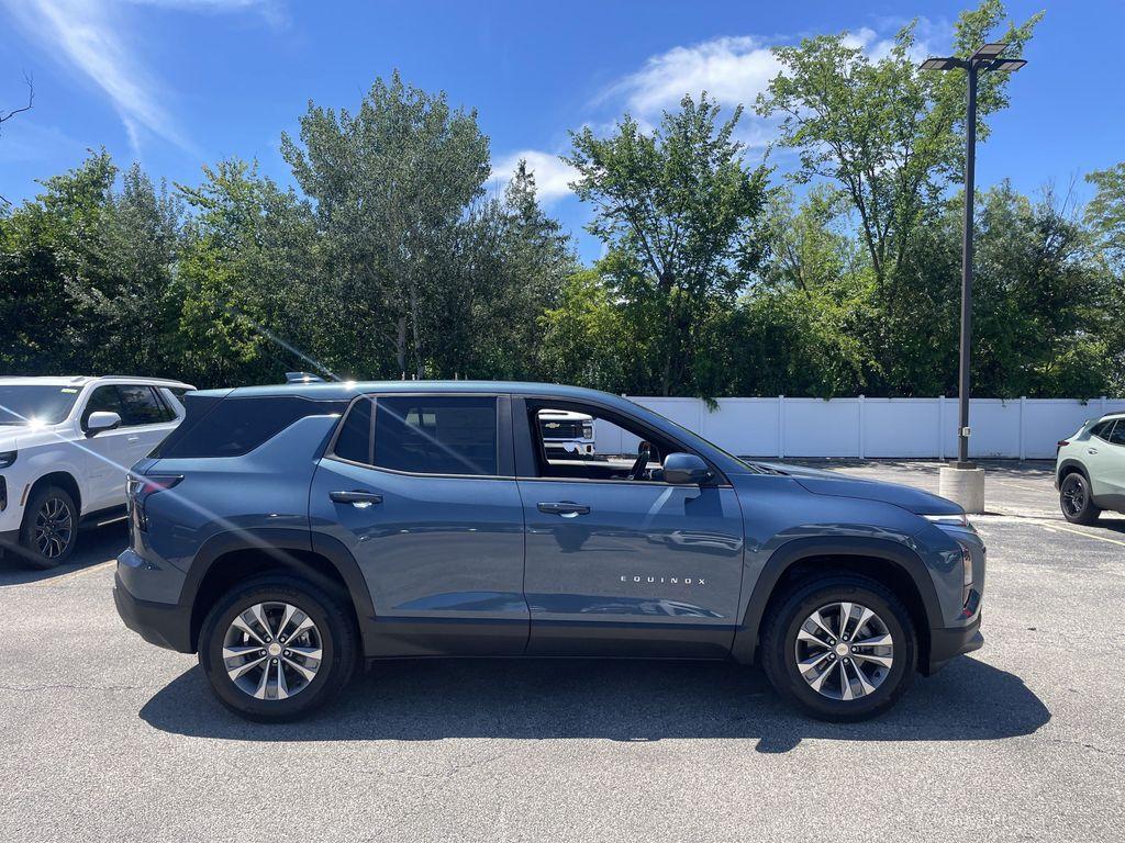 new 2026 Chevrolet Equinox car, priced at $32,703