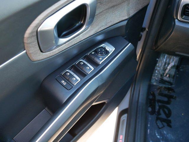 used 2022 Kia Sorento car, priced at $28,247