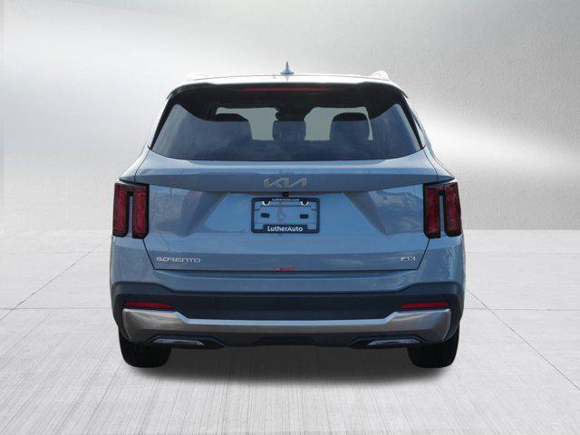 used 2025 Kia Sorento car, priced at $32,411