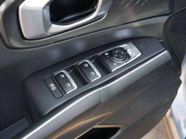 used 2025 Kia Sorento car, priced at $31,995