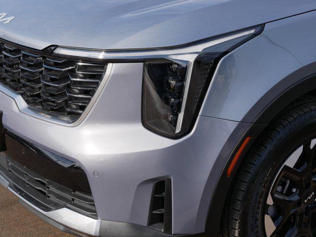 used 2025 Kia Sorento car, priced at $31,995