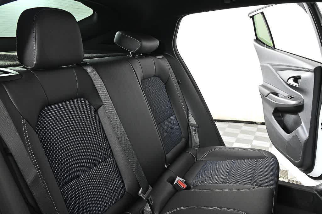 new 2026 Buick Envista car, priced at $27,235