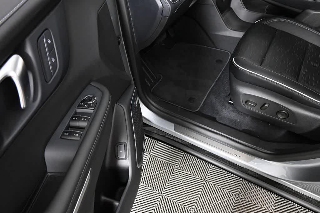 new 2026 Buick Enclave car, priced at $46,090