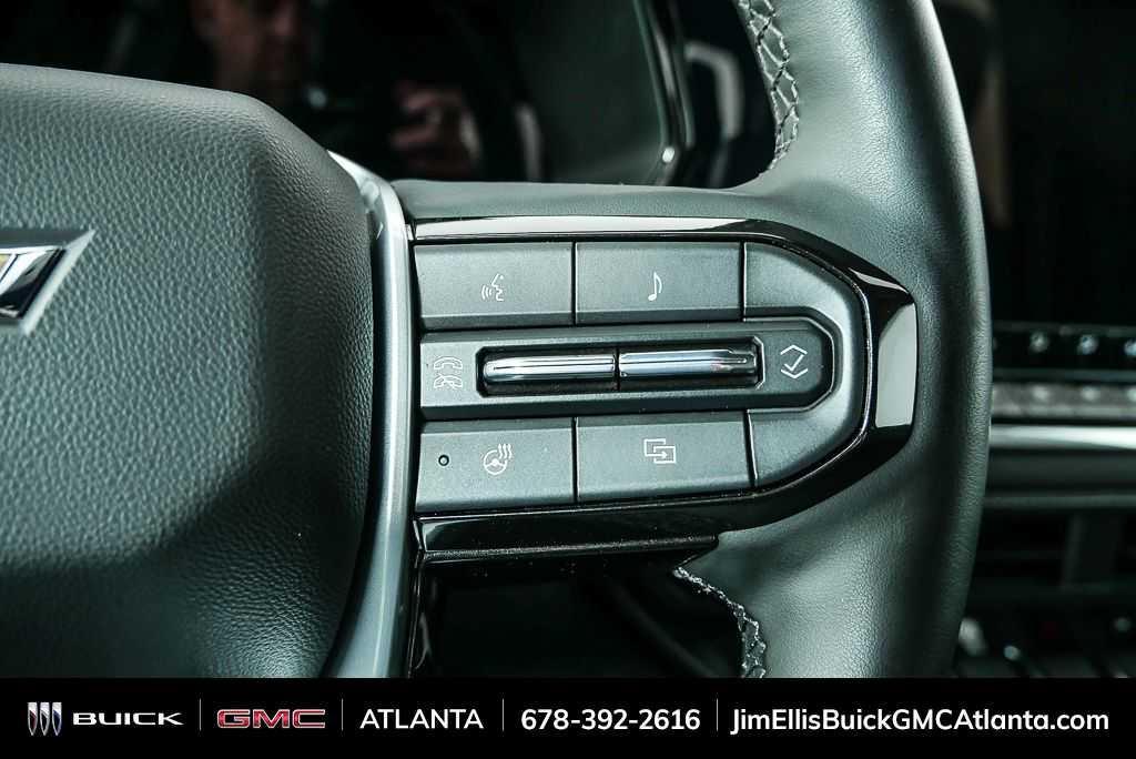 used 2024 Chevrolet Colorado car, priced at $29,800