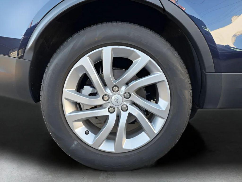 used 2019 Land Rover Discovery car, priced at $20,990