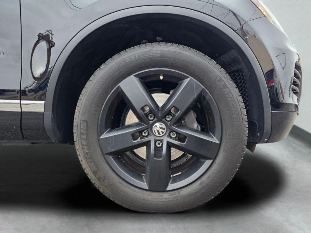 used 2013 Volkswagen Touareg car, priced at $10,990