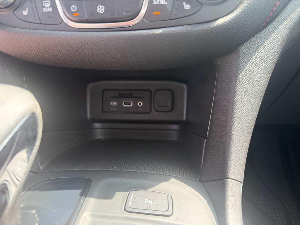 used 2023 Chevrolet Equinox car, priced at $25,469