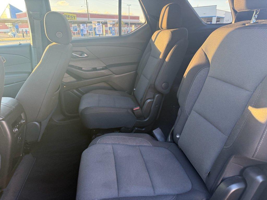 used 2023 Chevrolet Traverse car, priced at $28,974
