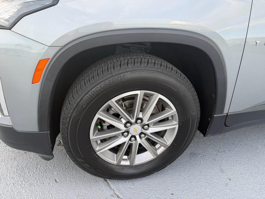 used 2023 Chevrolet Traverse car, priced at $26,790