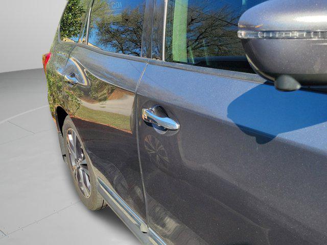 used 2020 Nissan Pathfinder car, priced at $23,867