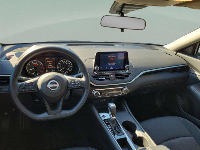 used 2025 Nissan Altima car