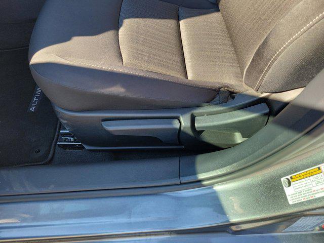 used 2025 Nissan Altima car