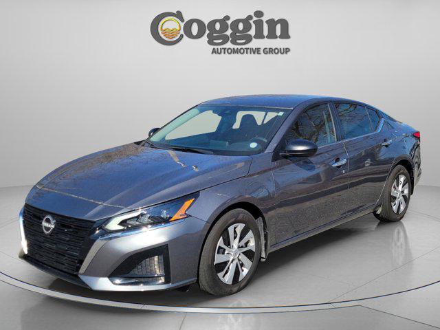 used 2025 Nissan Altima car