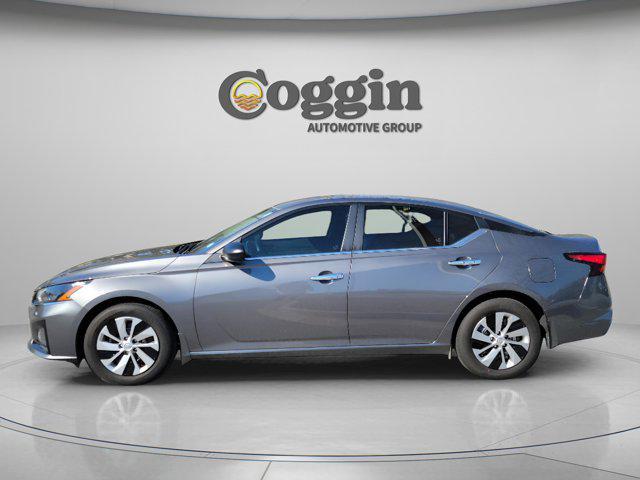 used 2025 Nissan Altima car