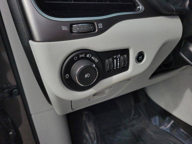 used 2019 Jeep Cherokee car, priced at $16,572