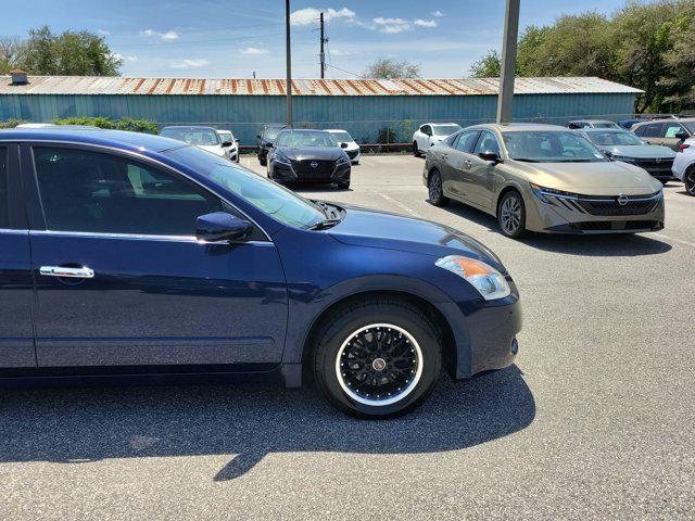 used 2009 Nissan Altima car, priced at $5,888