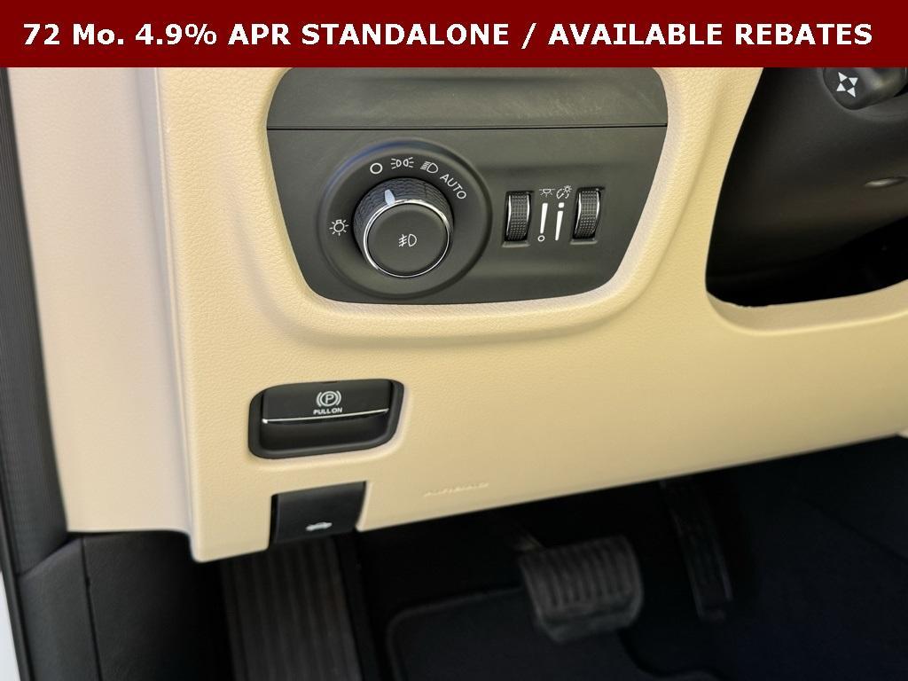 new 2025 Jeep Grand Cherokee car, priced at $48,832