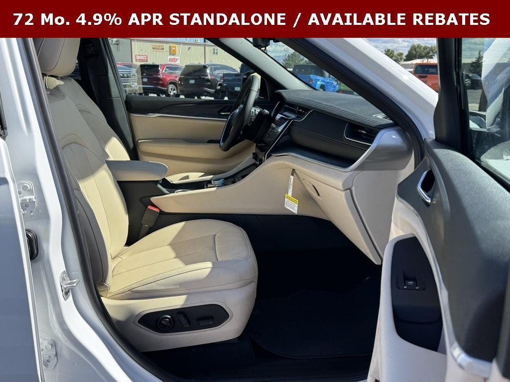 new 2025 Jeep Grand Cherokee car, priced at $48,832