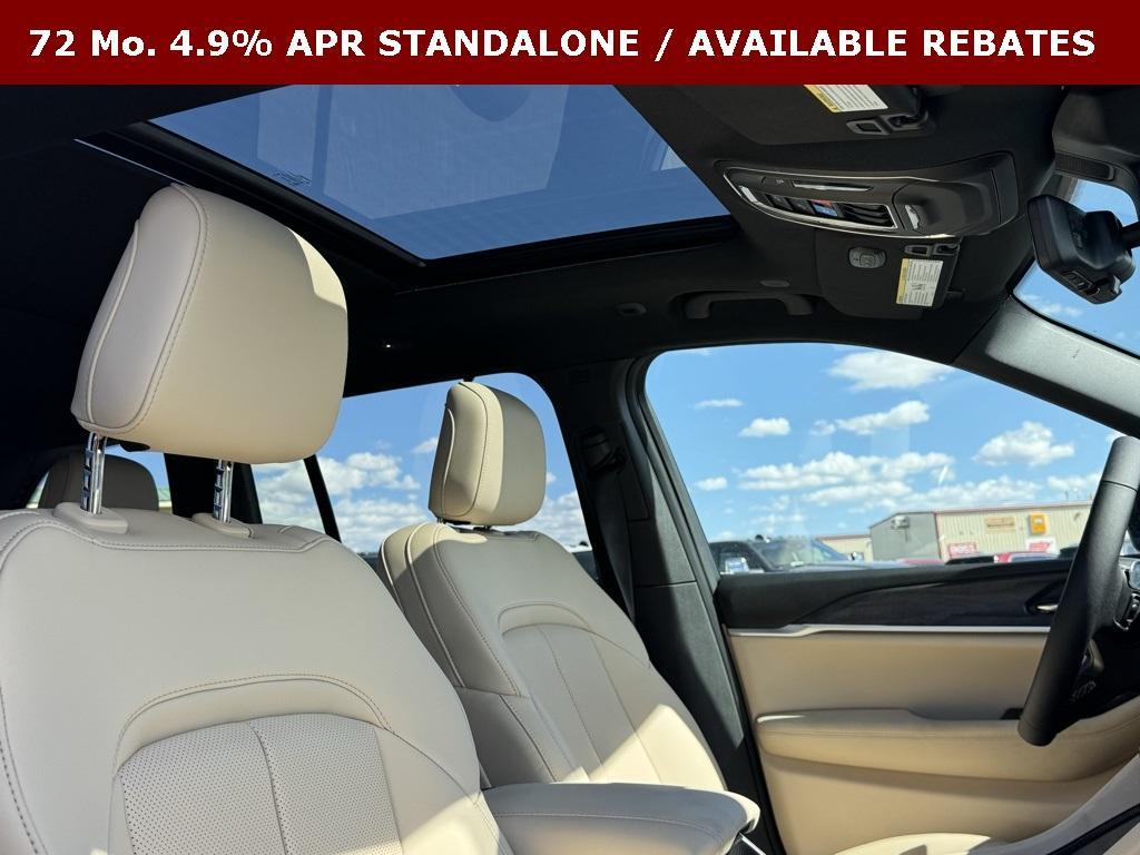 new 2025 Jeep Grand Cherokee car, priced at $48,832