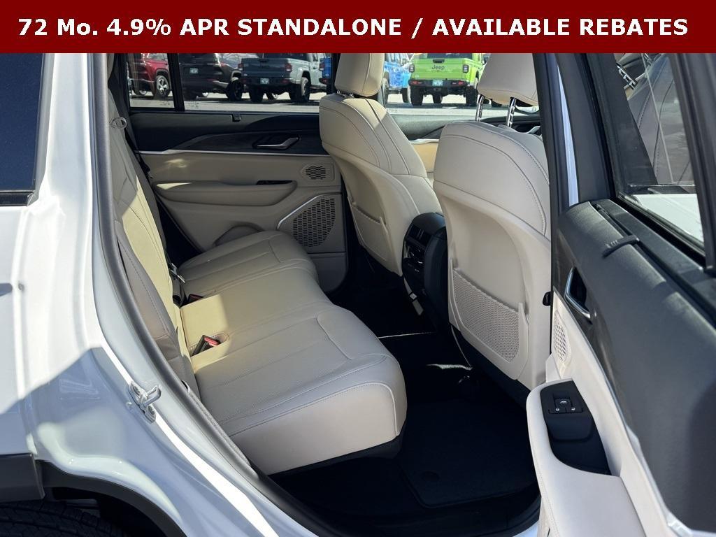 new 2025 Jeep Grand Cherokee car, priced at $48,832