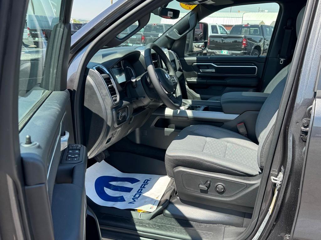 new 2025 Ram 1500 car, priced at $55,752