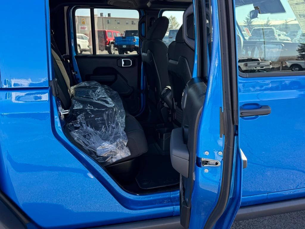 new 2025 Jeep Gladiator car, priced at $48,685