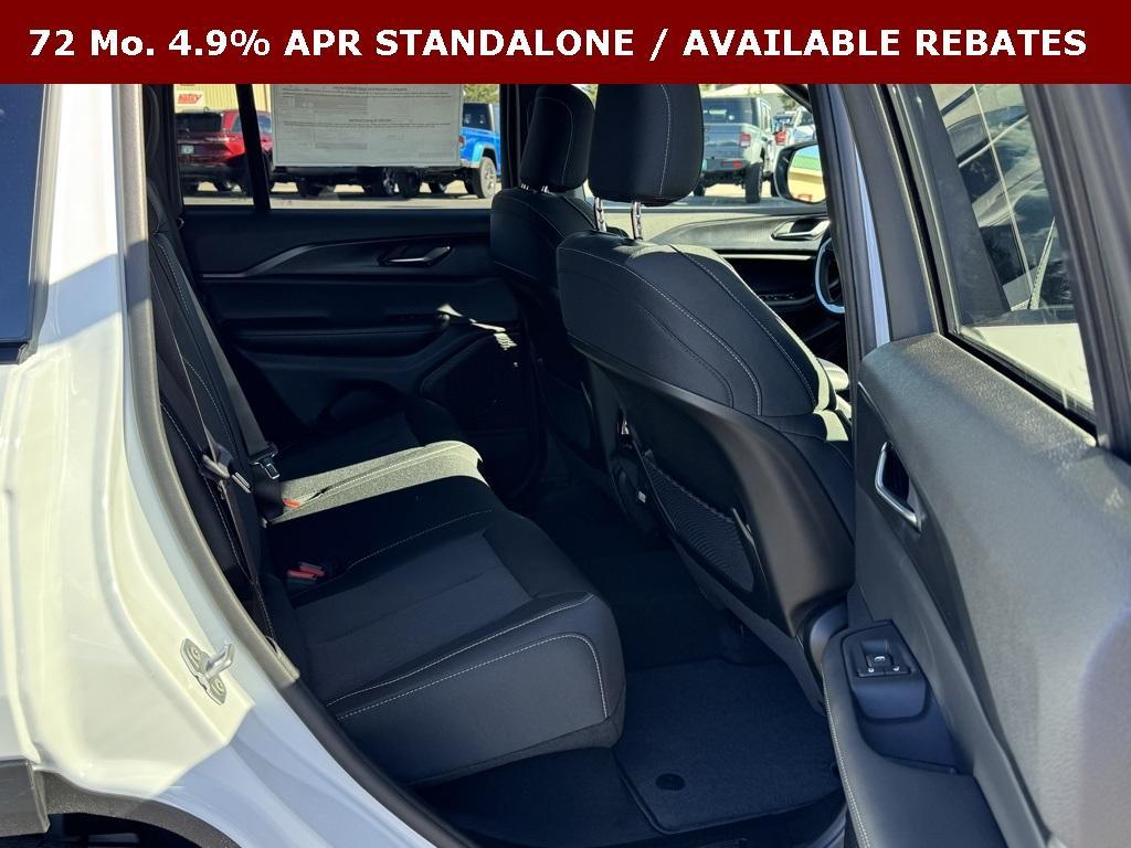 new 2025 Jeep Grand Cherokee car, priced at $37,514