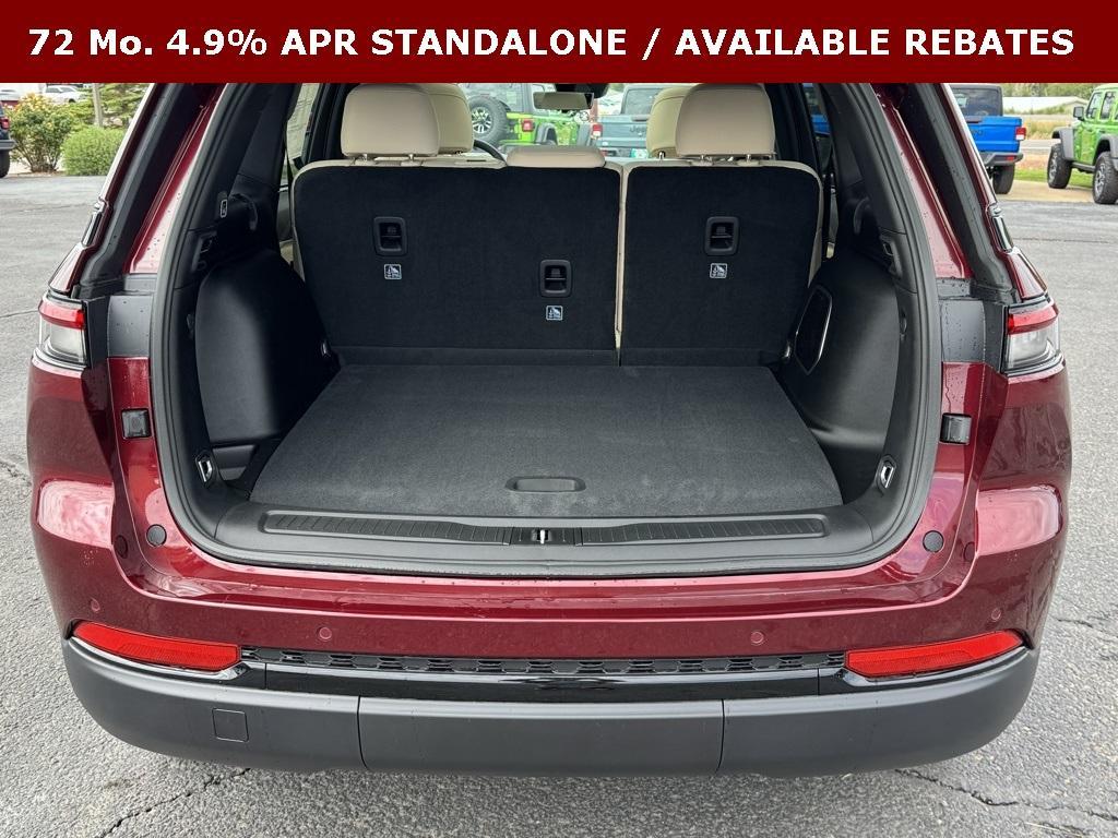 new 2025 Jeep Grand Cherokee car, priced at $48,437