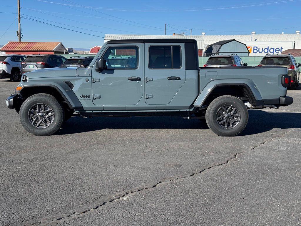new 2025 Jeep Gladiator car, priced at $44,113
